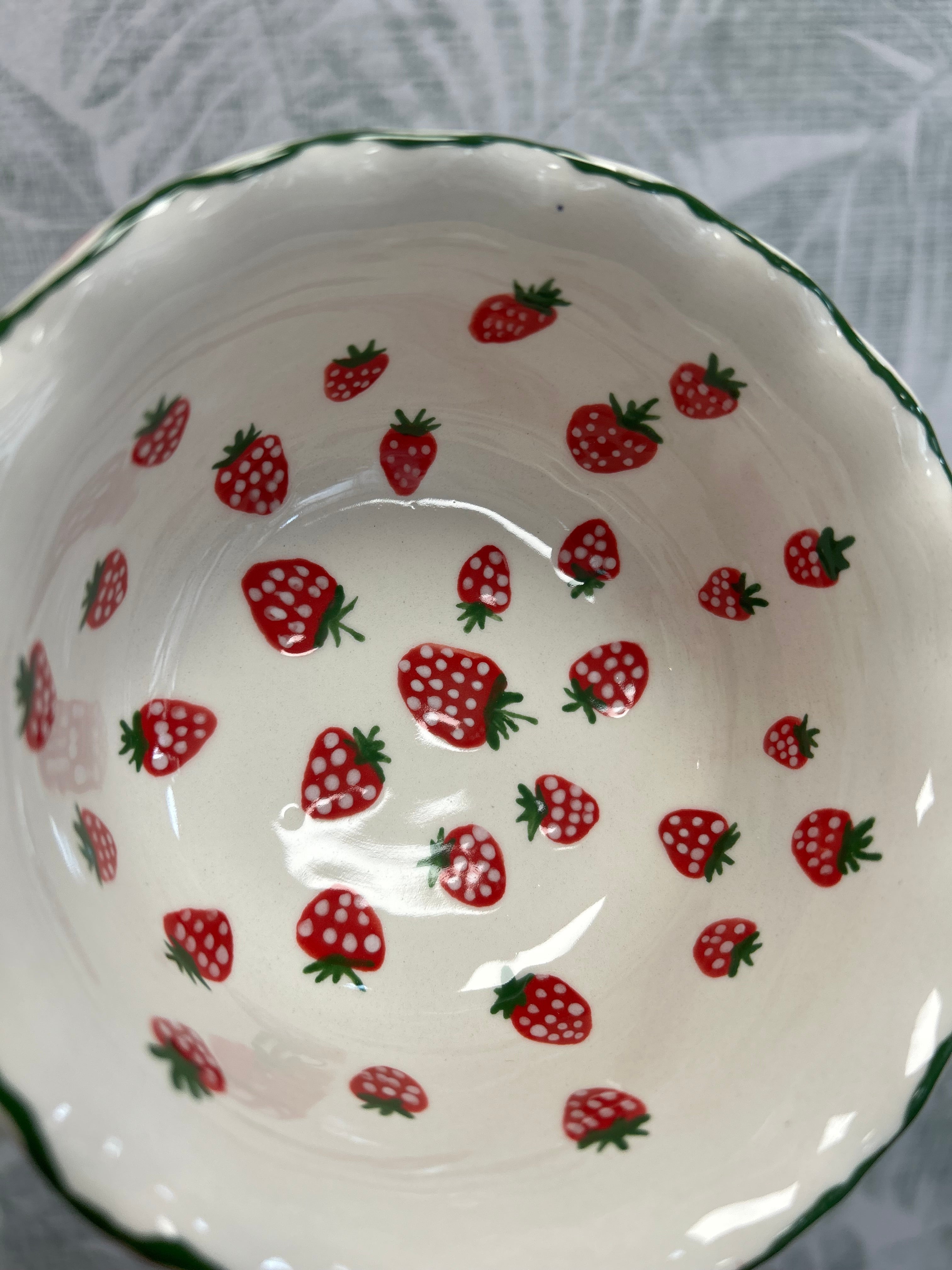 Gianna Ceramics Schälchen Erdbeeren wellig