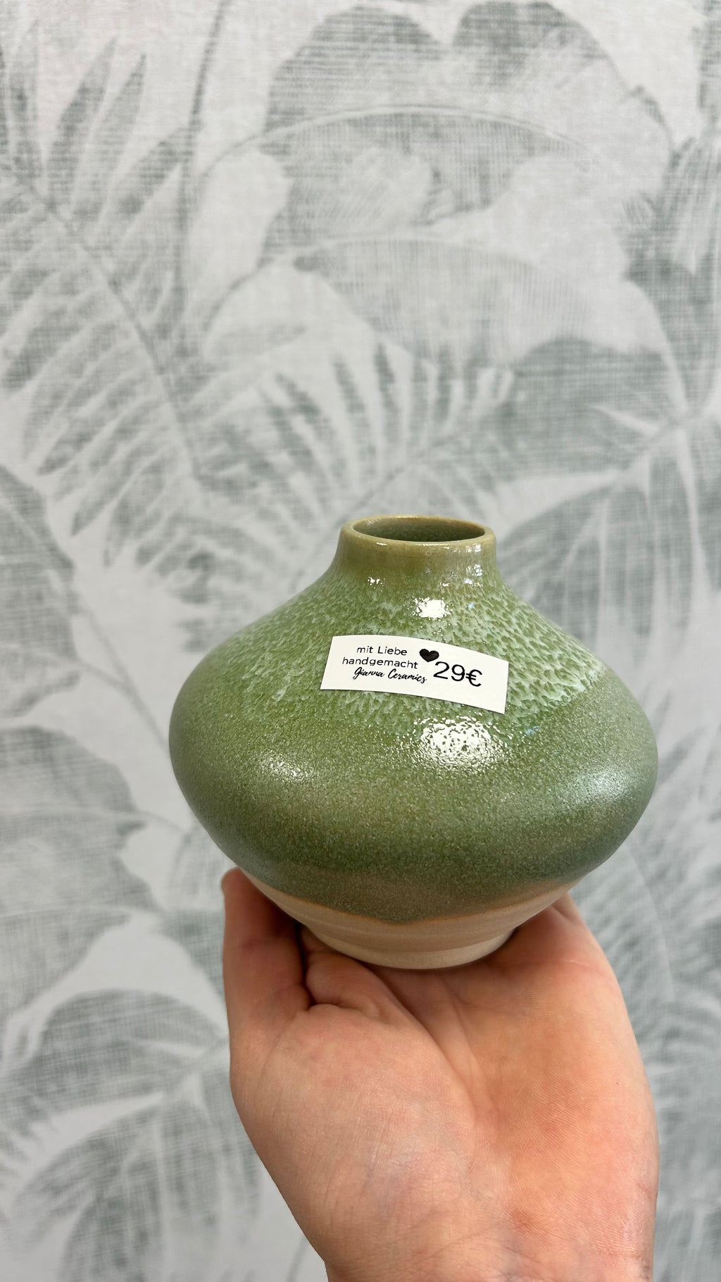 Gianna Ceramics handgemachte Vase bauchig klein grün