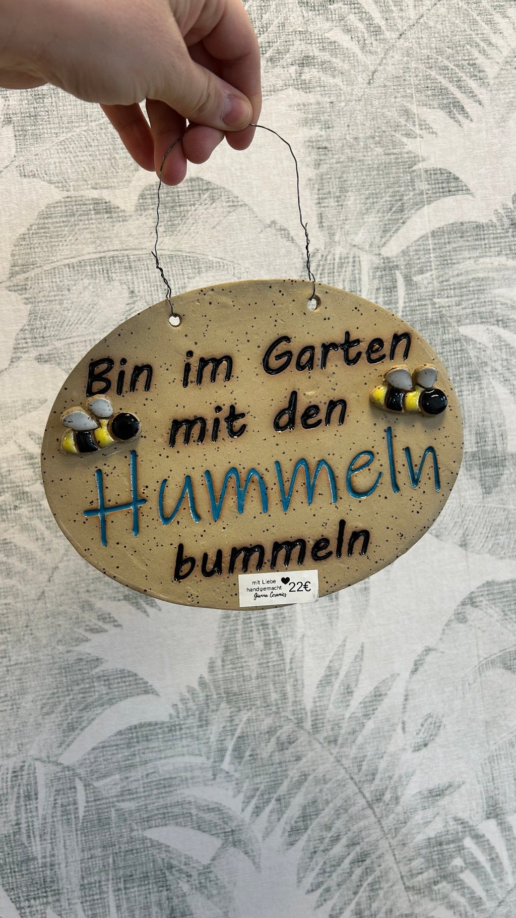 Gianna Ceramics handgemachtes Gartenschild Hummeln bummeln blau