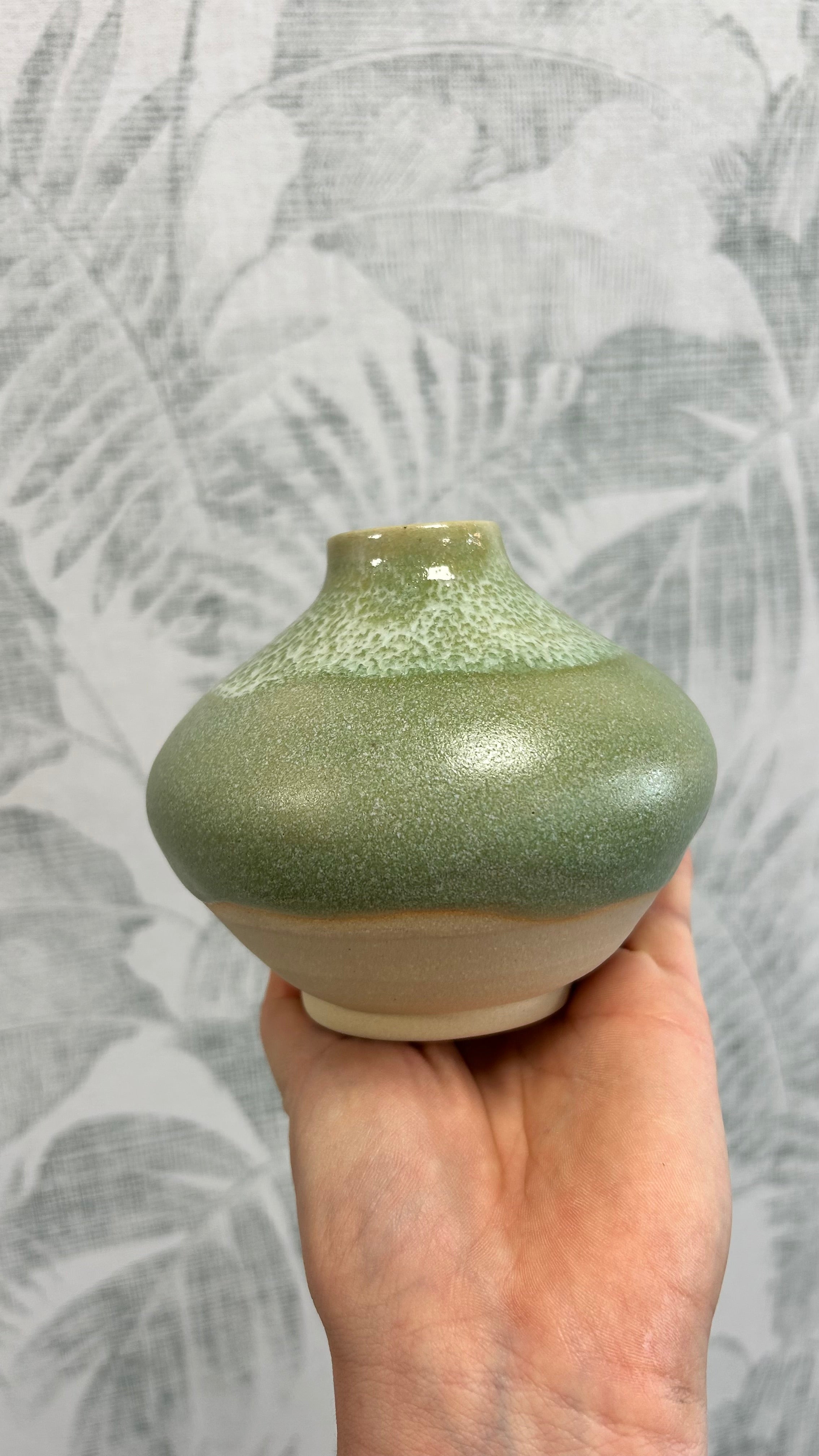 Gianna Ceramics handgemachte Vase bauchig klein grün