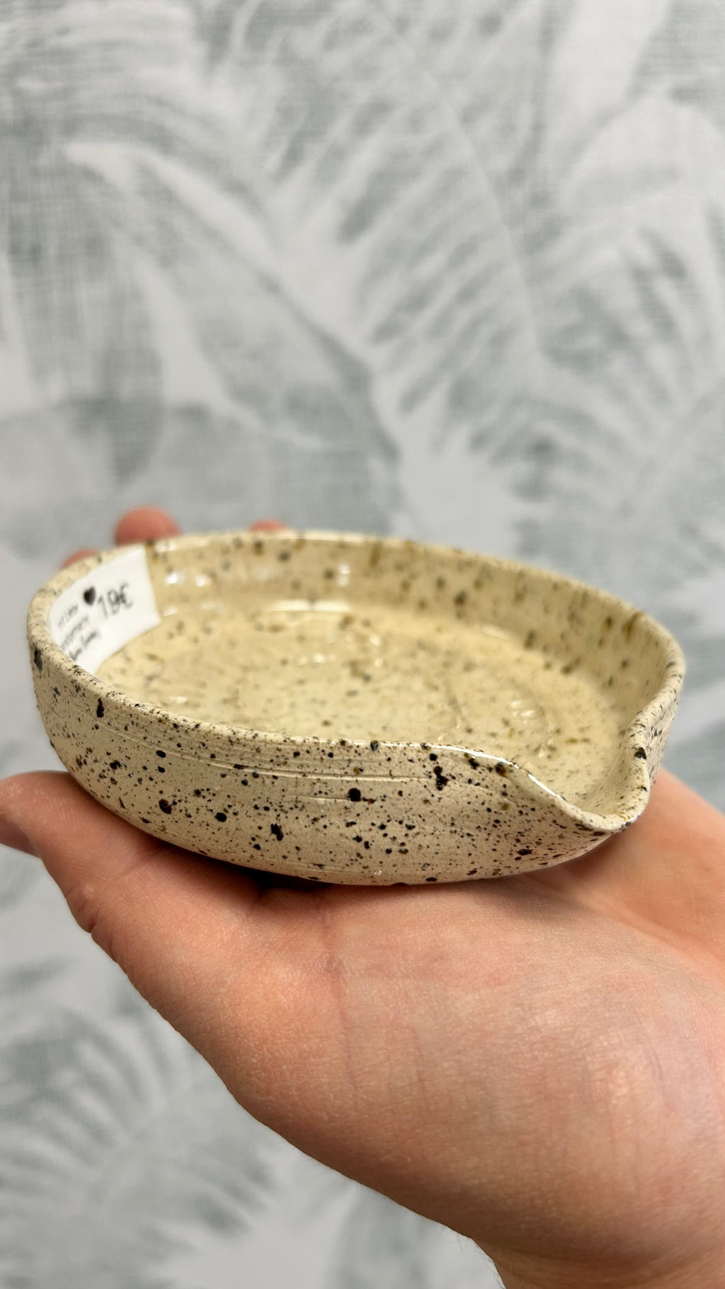 Gianna Ceramics handgemachte Keramikreibe Natur gesprenkelt