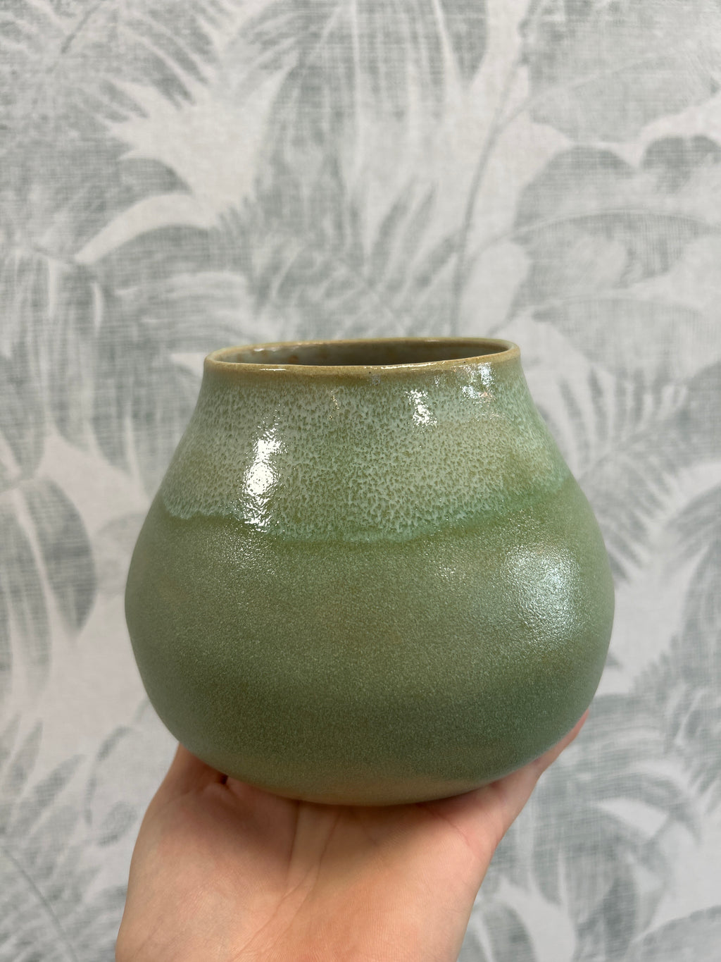 Gianna Ceramics handgemachte Vase bauchig grün