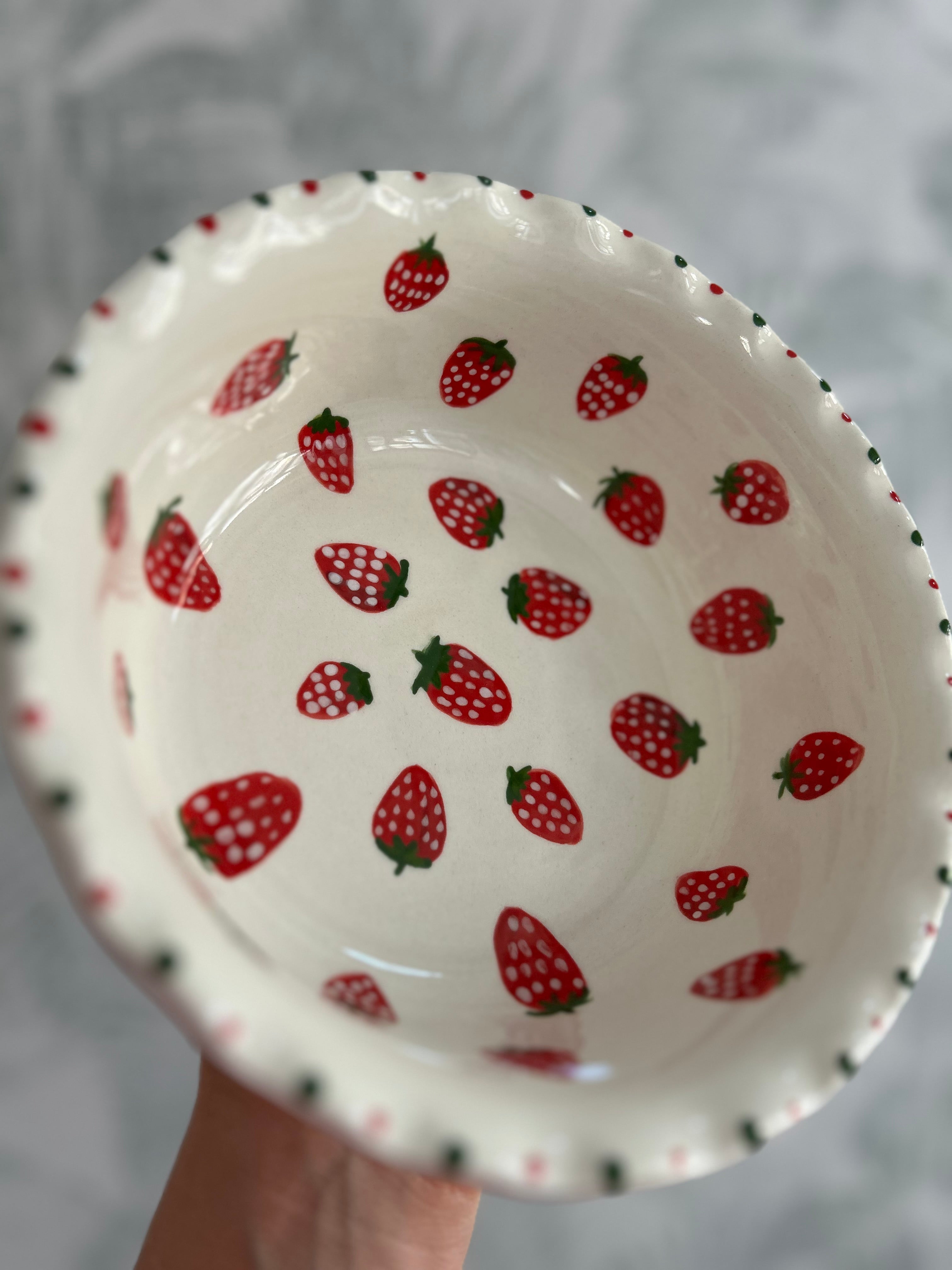 Gianna Ceramics Erdbeerschale M