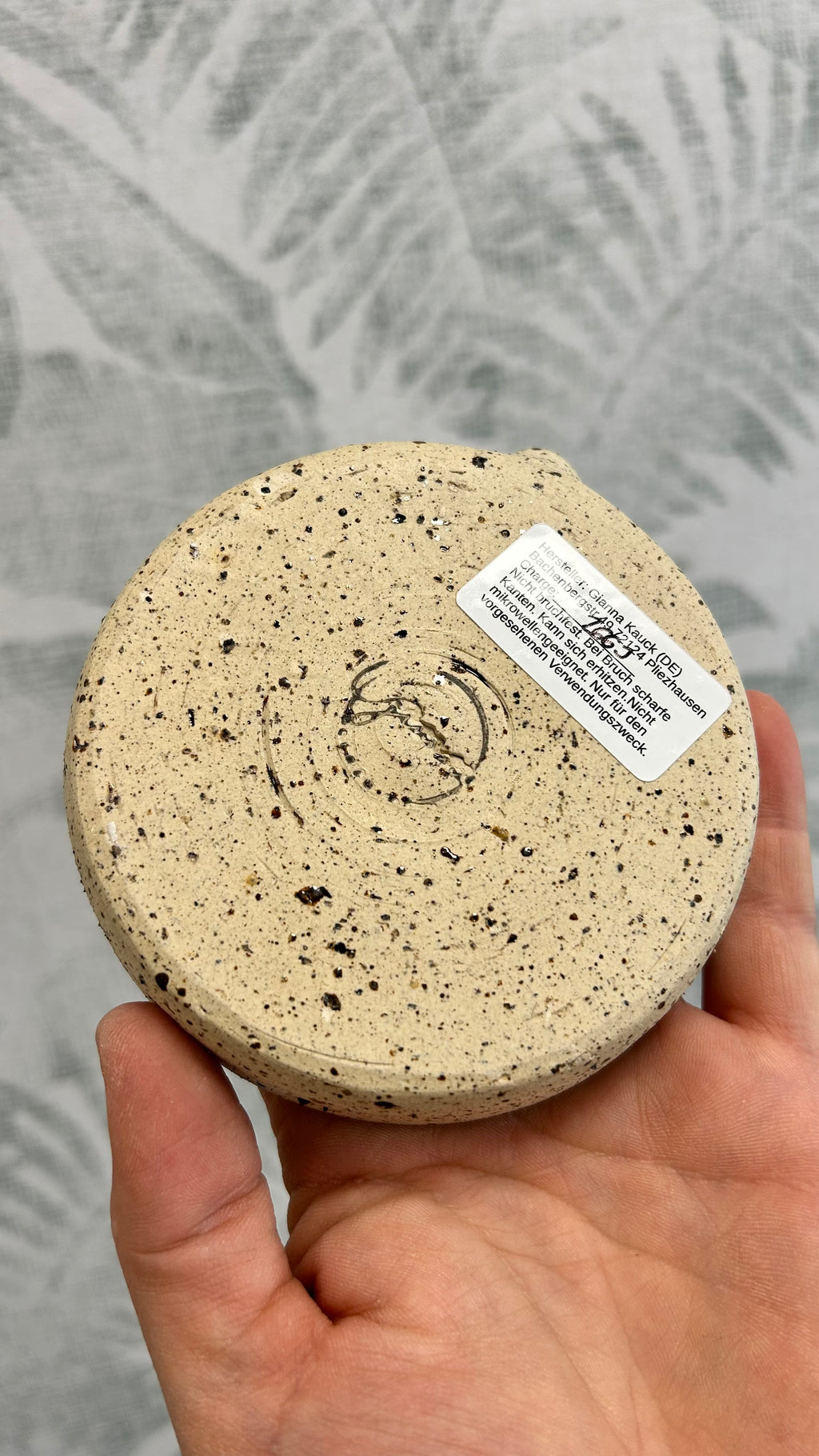 Gianna Ceramics handgemachte Keramikreibe Natur gesprenkelt