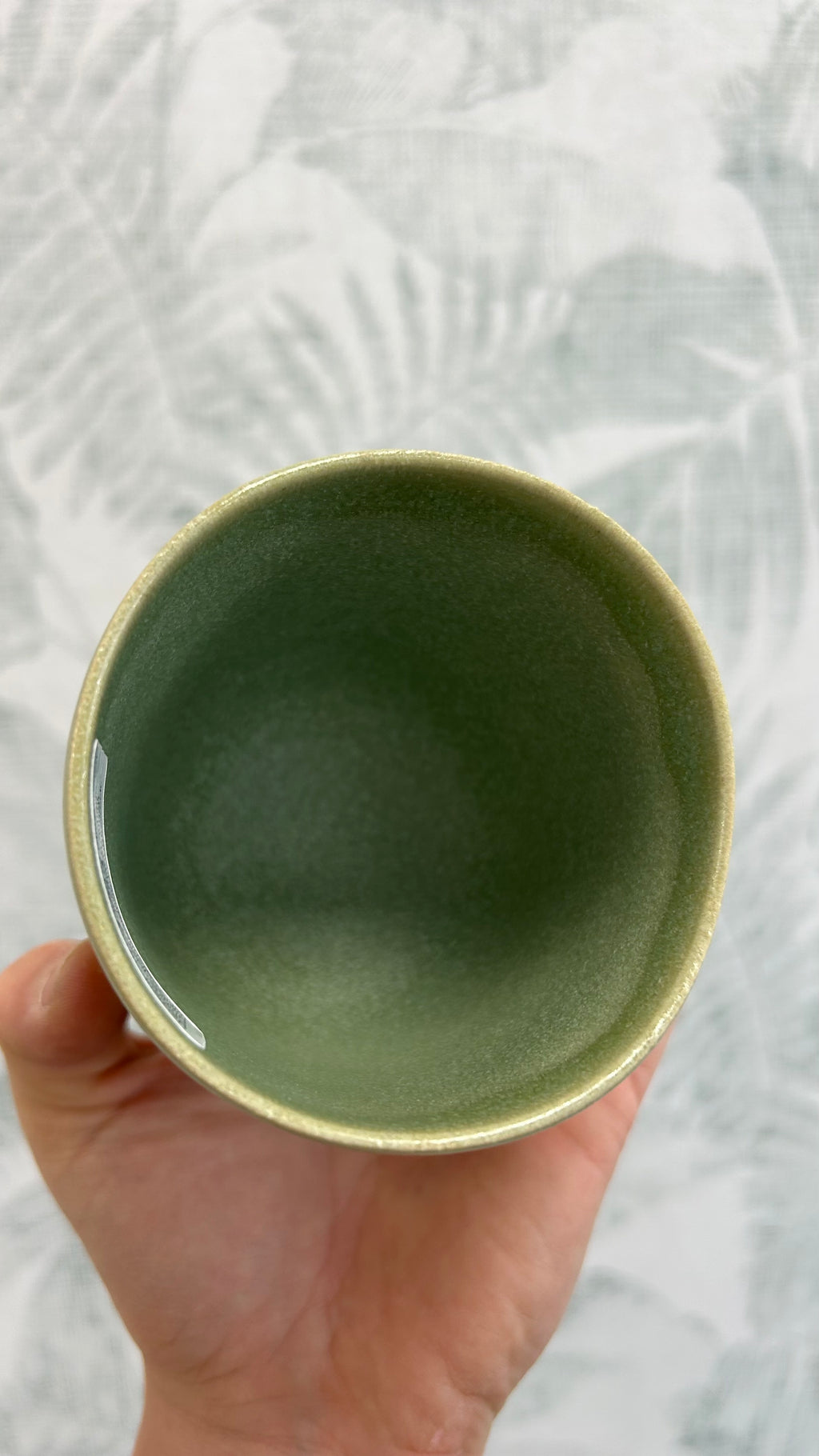 Gianna Ceramics handgemachter Kaffeebecher grün