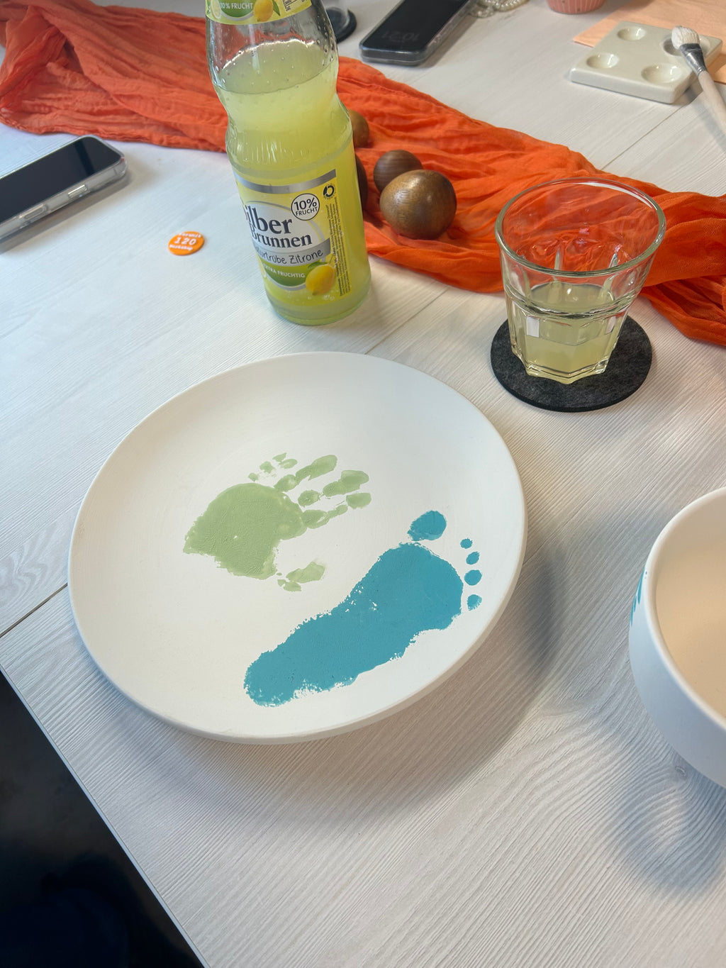 Baby Abdrücke auf Keramik