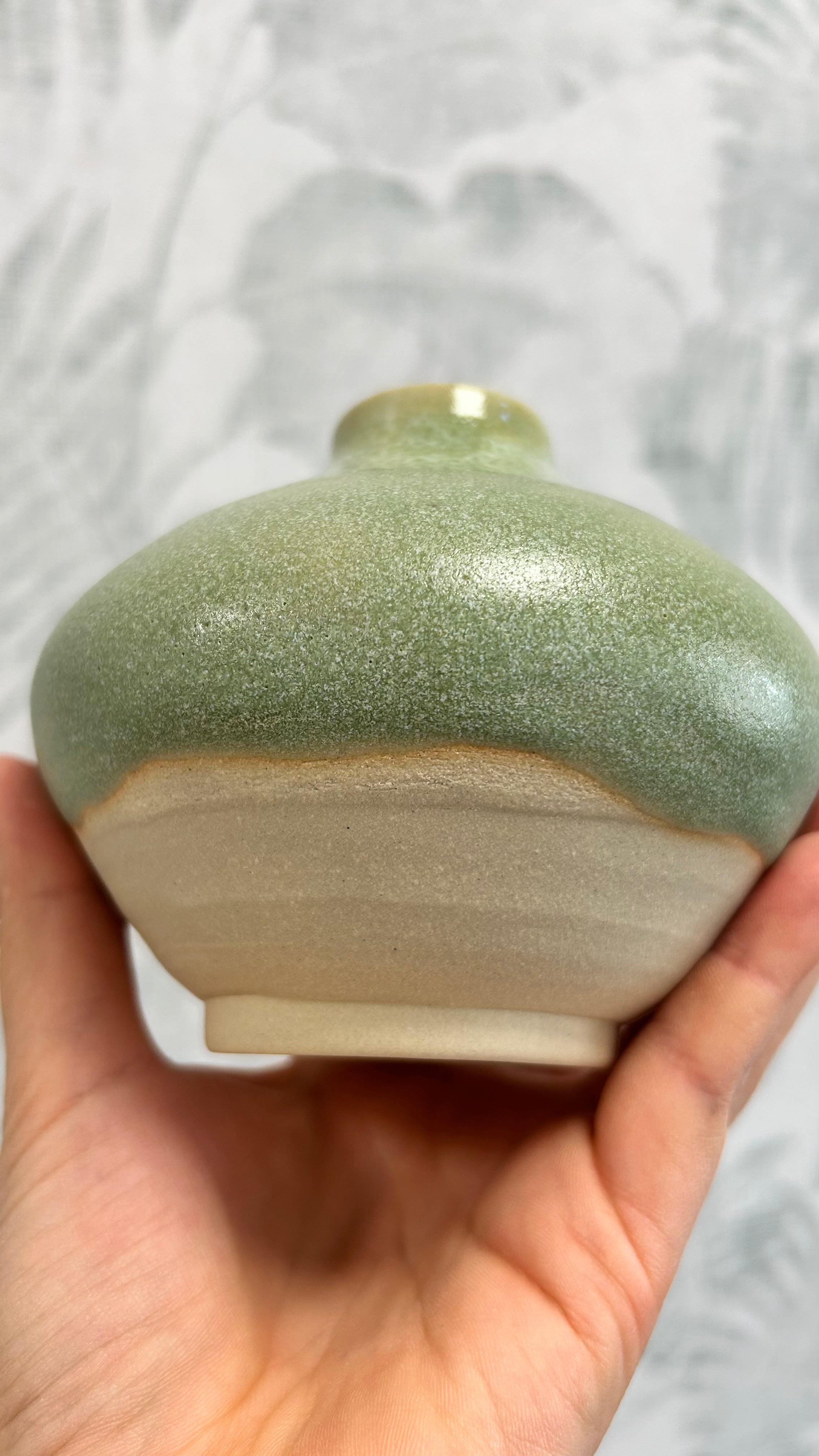 Gianna Ceramics handgemachte Vase bauchig klein grün